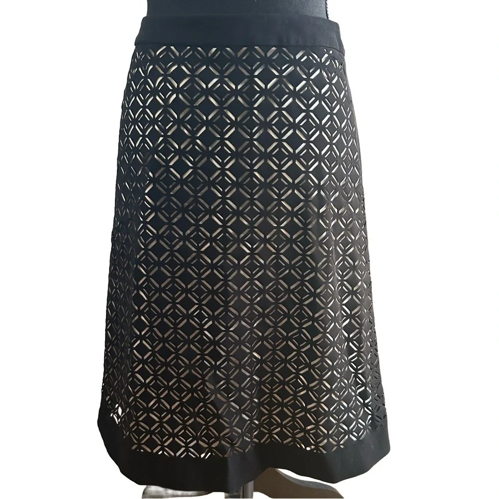 WHBM Black & Cream Cut Out Skirt. Size 10